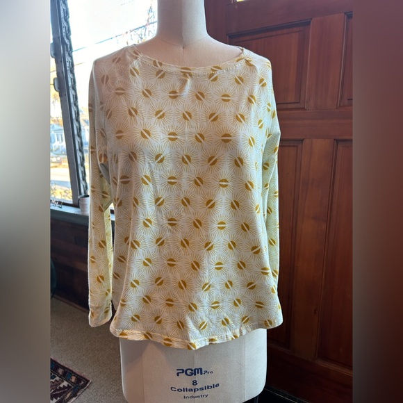 2 comfy jersey knit tops from National Picnic. - Picture 5 of 7